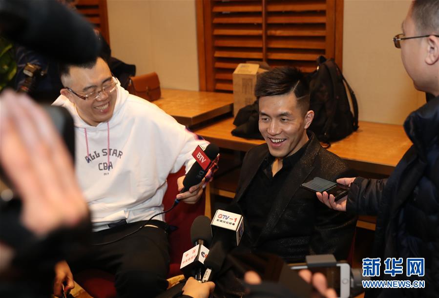 的背后