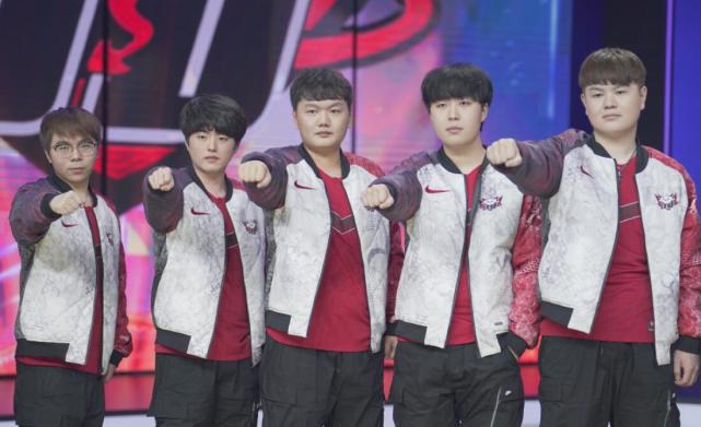 退居二线 退居二线